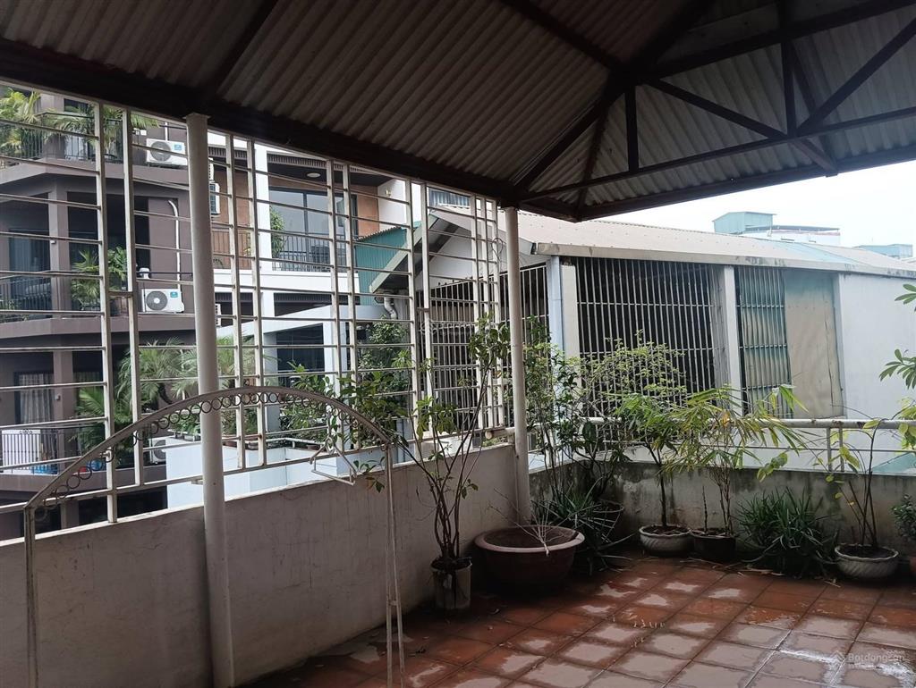Cần bán gấp nhà riêng phố tô ngọc vân quảng an tây hồ 70m 5 tầng sát hồ oto 5m hơn 24 tỷ0972 472 ***