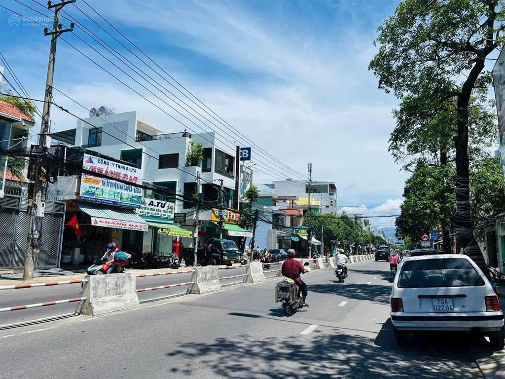 Bán lô đất mặt tiền đường lê hồng phong phước long phường nam nha trang 0908 208 ***