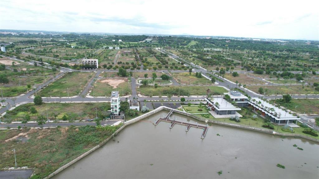 Chính chủ cần bán gấp trong tháng lô biệt thự view sân golf giá 15 triệu/m2.  0979 184 ***