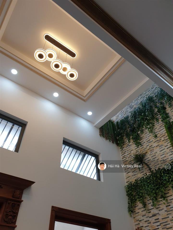 Bán nhà hxh đường đồng đen, gần gx tân việt, dt 5.7 x 12.8m, nhà 3 tầng đẹp, kiến trúc tân cổ điển