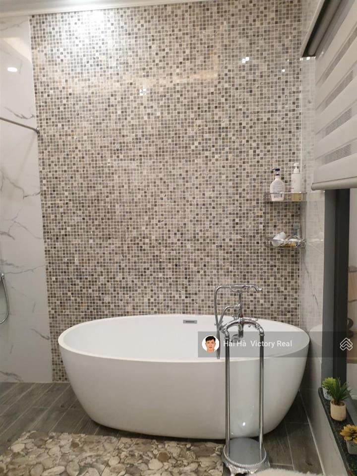 Bán nhà hxh đường đồng đen, gần gx tân việt, dt 5.7 x 12.8m, nhà 3 tầng đẹp, kiến trúc tân cổ điển