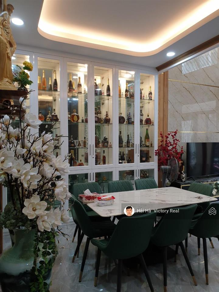 Bán nhà hxh đường đồng đen, gần gx tân việt, dt 5.7 x 12.8m, nhà 3 tầng đẹp, kiến trúc tân cổ điển