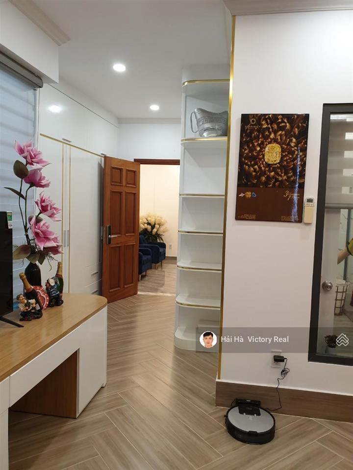 Bán nhà hxh đường đồng đen, gần gx tân việt, dt 5.7 x 12.8m, nhà 3 tầng đẹp, kiến trúc tân cổ điển
