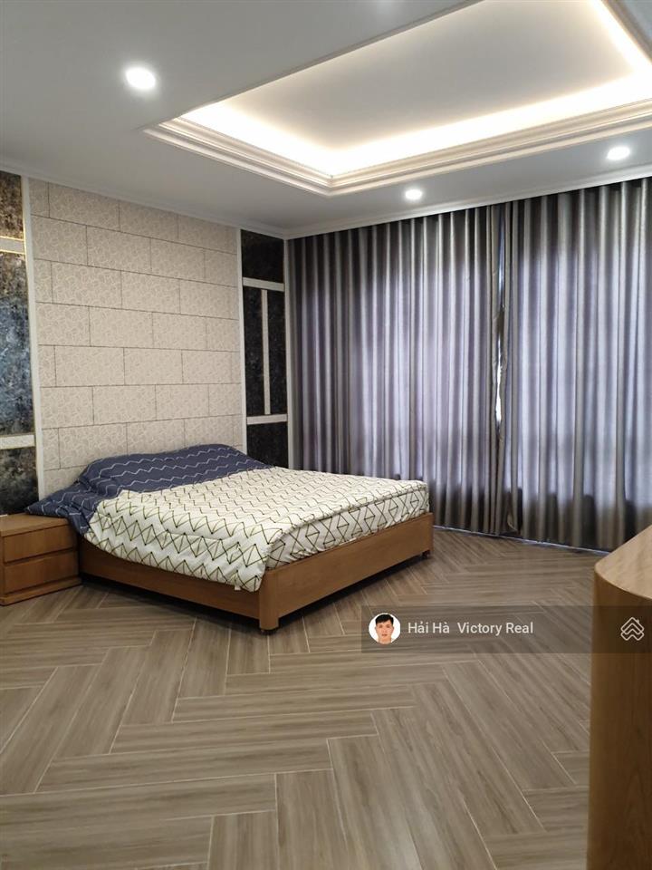 Bán nhà hxh đường đồng đen, gần gx tân việt, dt 5.7 x 12.8m, nhà 3 tầng đẹp, kiến trúc tân cổ điển