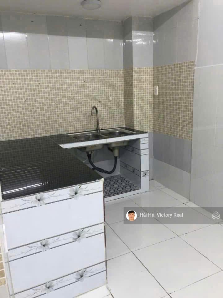 Bán nhà đường cmt8 thông đường hoàng sa  phạm văn hai, dt 3,7m x 16m gpxd 5 tầng + sân thượng