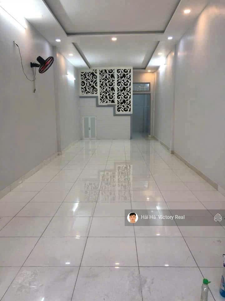 Bán nhà đường cmt8 thông đường hoàng sa  phạm văn hai, dt 3,7m x 16m gpxd 5 tầng + sân thượng
