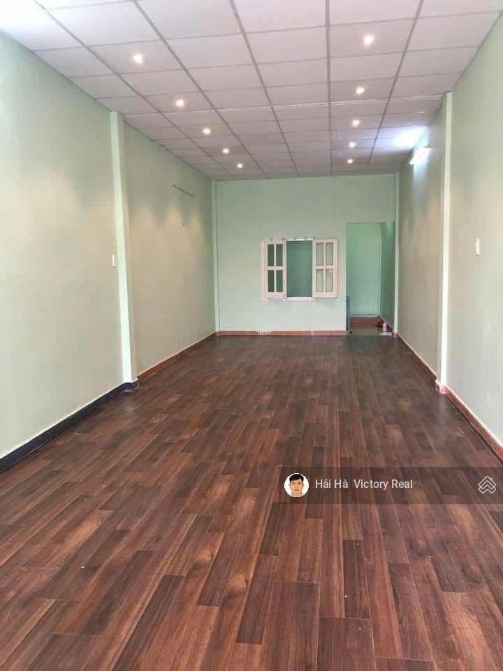 Bán nhà đường cmt8 thông đường hoàng sa  phạm văn hai, dt 3,7m x 16m gpxd 5 tầng + sân thượng