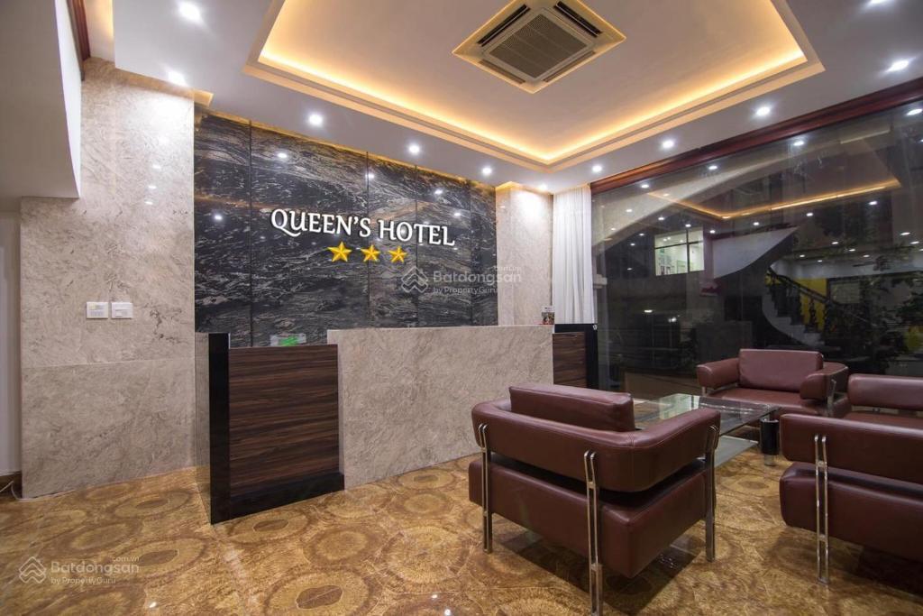 Bán tòa nhà 330m² mặt tiền 15m mặt phố tràng thi quận hoàn kiếm