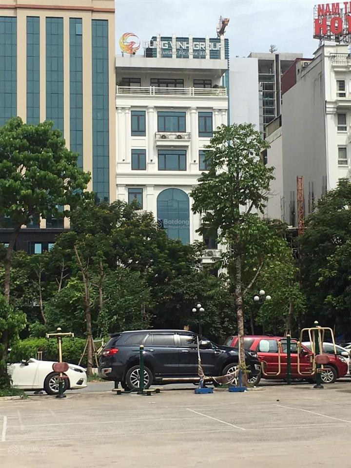 Bán tòa nhà siêu đẹp góc phố bà triệu với hai bà trưng cách hồ gươm 100m