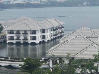 Phố từ hoa  view hồ tây. căn hộ cho tây thuê  thang máy. ngõ thông 2 bên là hồ. dt 112m2 * 7t