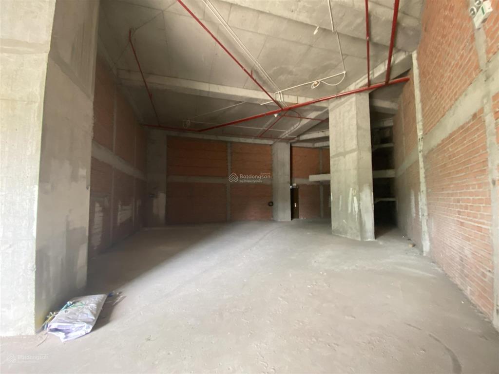 Cho thuê shophouse mt nguyễn văn linh q7 dt 215m2 giá chỉ 50tr/th tặng 2 tháng decor  0909 904 ***