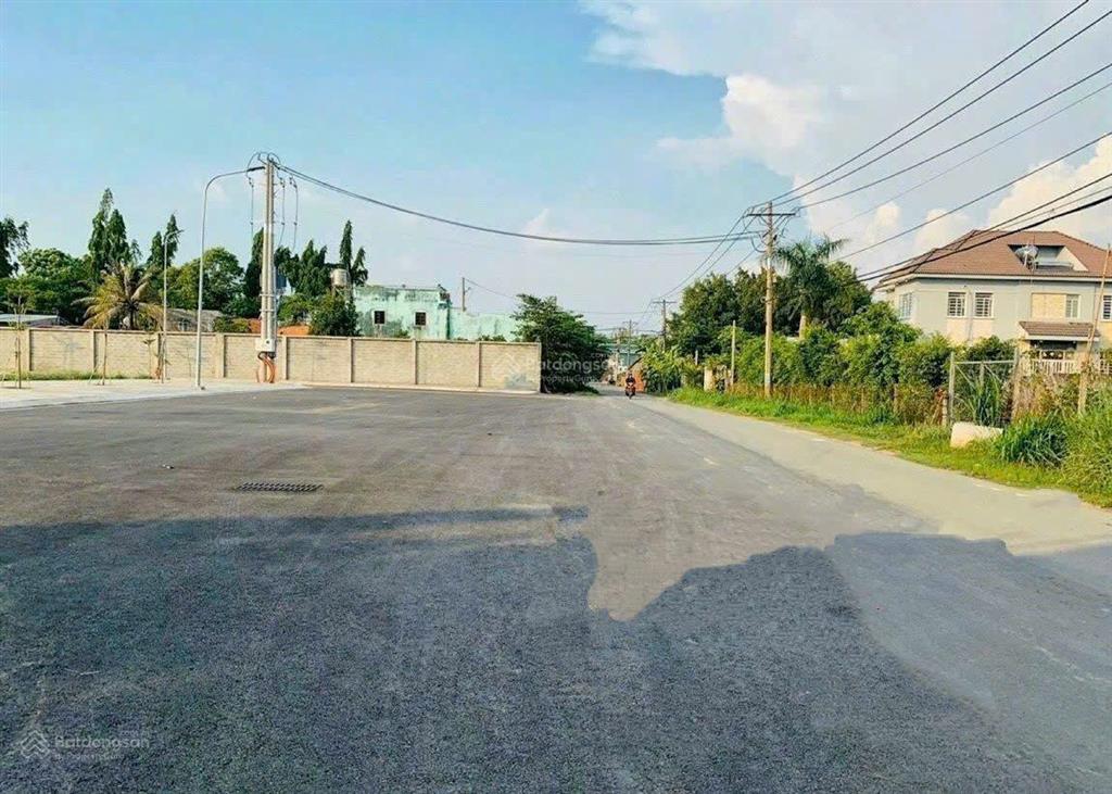 Bán gấp đất 90m2 giá 1tỷ250 đường nguyễn thị lắng xã tân phú trung củ chi chợ chiều 300m