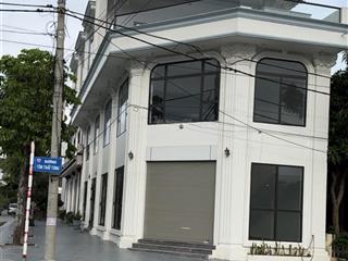 Bán nhà ngay sau bệnh viện đa khoa quốc tế đồng văn diện tích 130 m2 mặt sàn, nhà 3 tầng