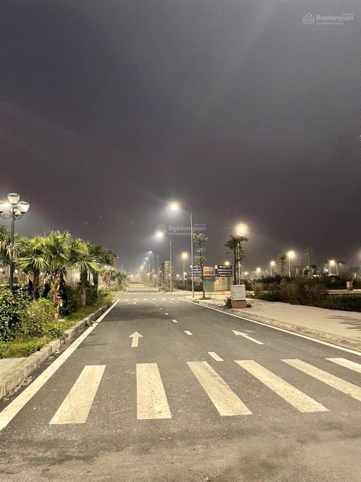 Bán nhanh lô đất nền sổ đỏ gần kcn đồng văn 4, diện tích gần 200 m2, mặt tiền 10 m