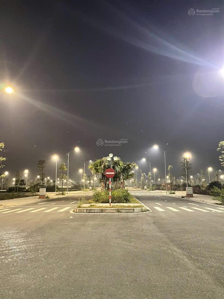 Bán nhanh lô đất nền sổ đỏ gần kcn đồng văn 4, diện tích gần 200 m2, mặt tiền 10 m