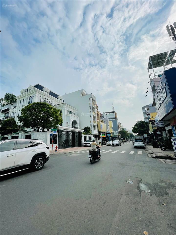 Tòa nhà 6 tầng vip  mặt tiền sung độc lập  tân phú ( nhà đẹp nội thất cao cấp + thang máy )