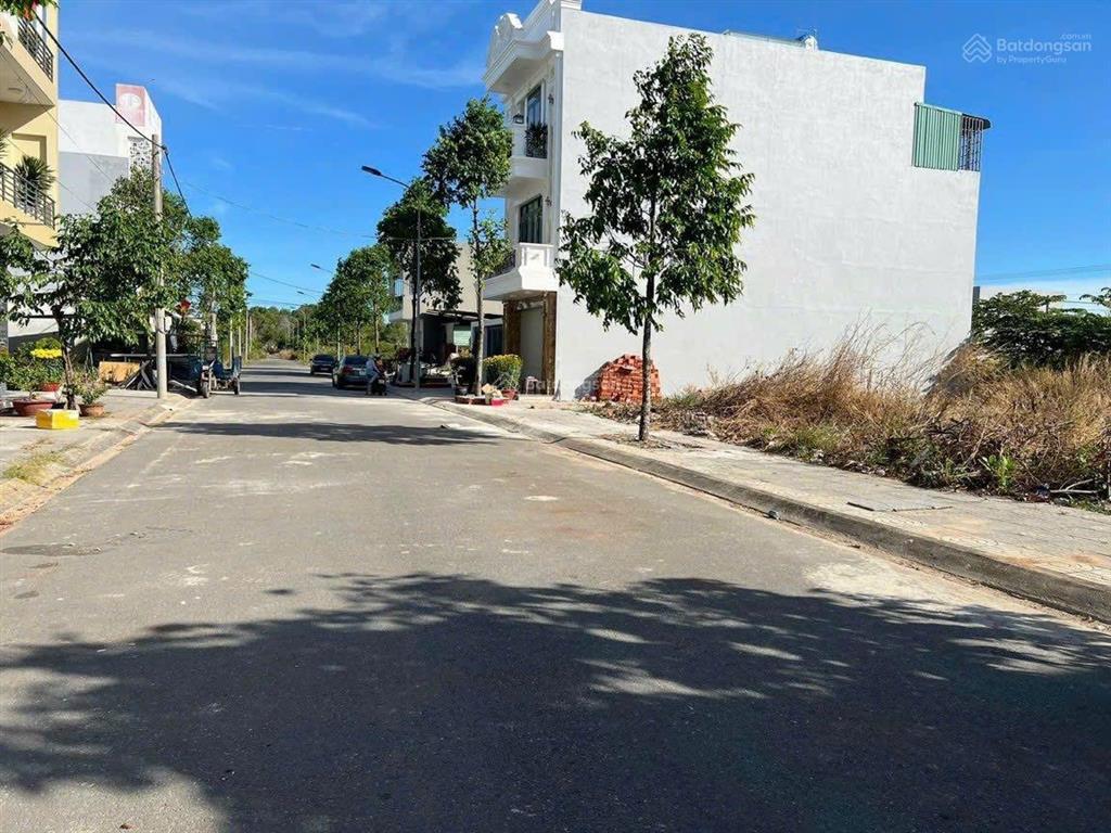 Bán đất gò cát 8, xã hoà long, 6*18, 80m tc. giá 1 tỷ 800 triệu. lô c75, đường 13m. khu dân cư đông