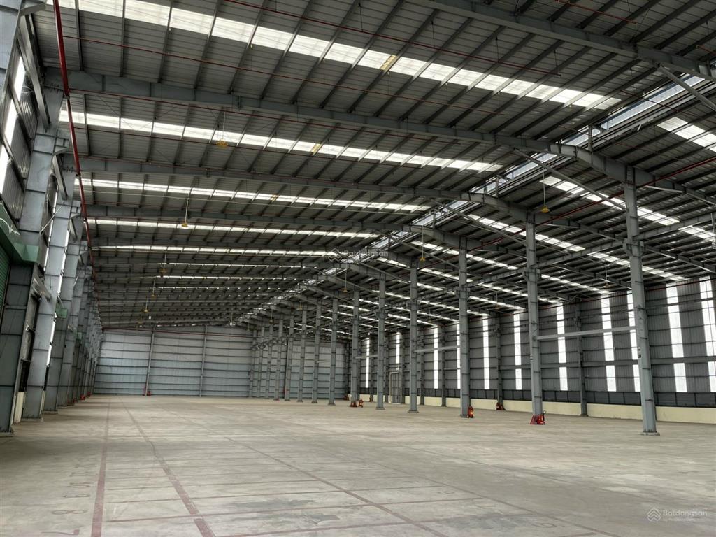 Cho thuê kho xưởng dt 2000m2 10000m giá 75 nghìn/m2/th kcn tân quang, xưởng cao thoáng, điện 3 pha