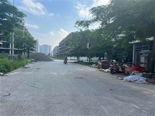 Cần bán lô đất đẹp mặt đường to nằm đối diện dự án nhà phố trong khu tái định cư Trâu Quỳ, Gia Lâm 