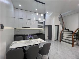 Cần bán căn nhà 5 tầng mới đẹp cách trục chính phố Minh Khai khoảng trăm mét 