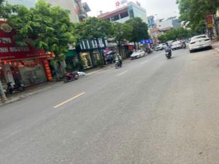 Cần tiền bán gấp mảnh đất tặng mặt bằng kinh doanh mặt phố Ngô Xuân Quảng thị tấn Trâu Qùy 