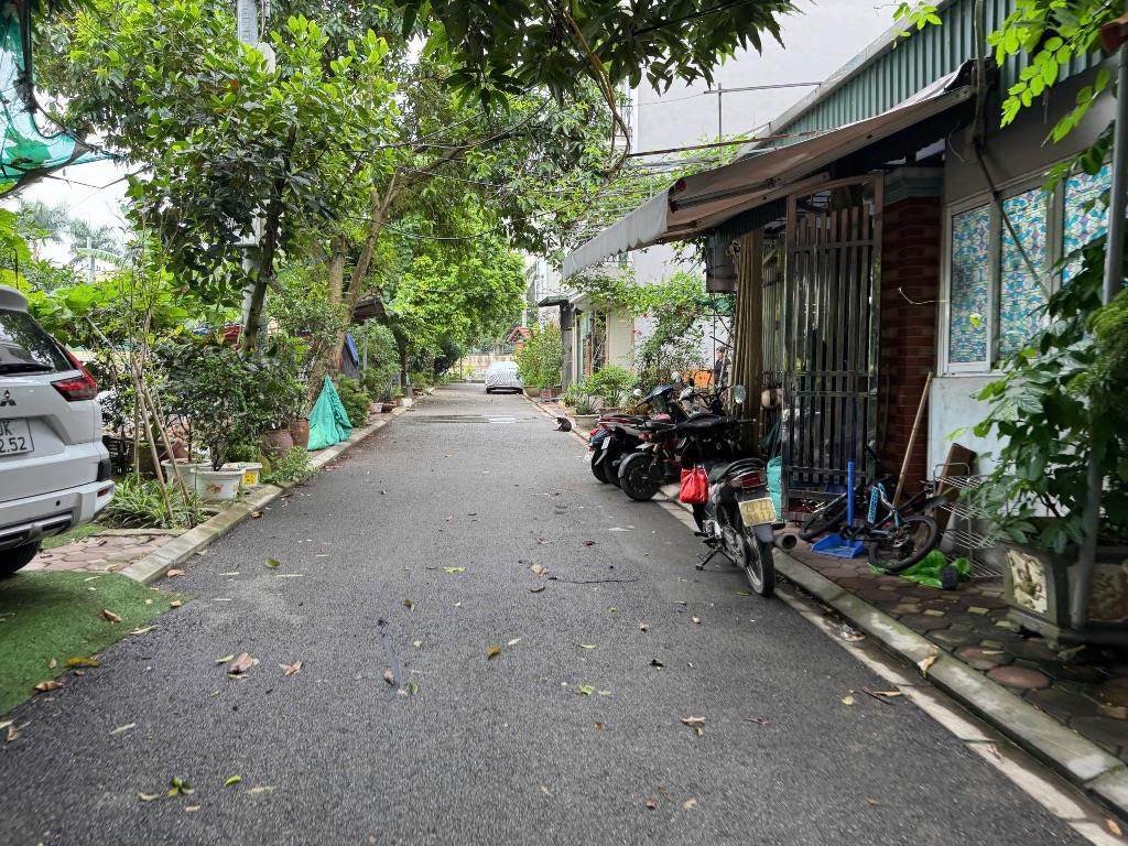 Chính chủ gửi bán lô đất đẹp nằm tại trung tâm khu tái định cư Cổ Bi, Gia Lâm