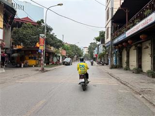 Cần tiền gia đình muốn nhượng lại căn nhà 3 tầng mặt đường vành đai Trâu Quỳ, Gia Lâm 