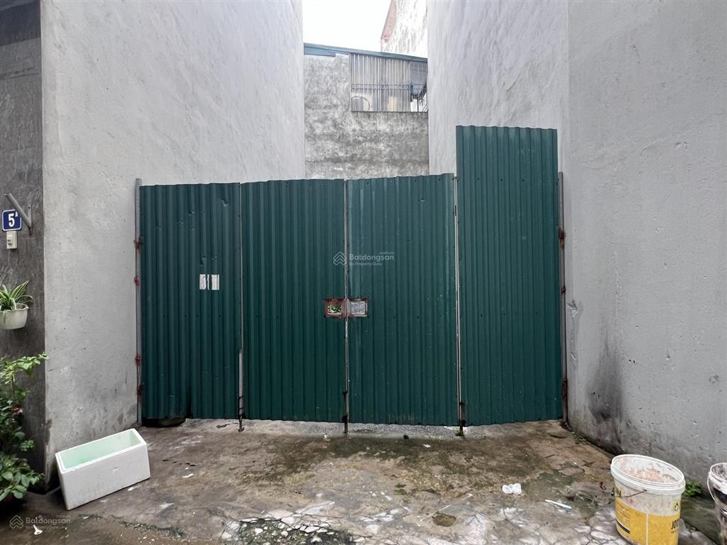 Chị gái cần tiền bán gấp mảnh đất thổ cư đường ô tô đỗ cửa tại trung tâm tổ 14 thạch bàn, long biên