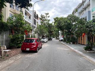 Gia đình chị gái cần bán gấp căn biệt thự xây thô tại phân khu nhà vườn thuộc khu đô thị việt hưng