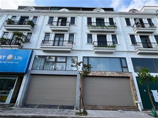 Cần bán gấp căn shophouse sông hồng hoàn thiện có thang máy tại trung tâm trâu qùy, gia lâm