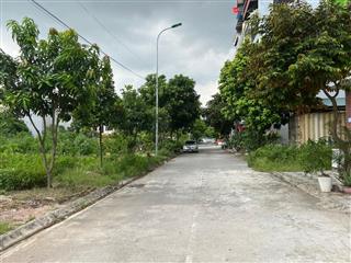 Chính chủ cần bán gấp lô đất đẹp View vườn hoa tại trung tâm khu tái định cư Trâu Quỳ, Gia Lâm +l