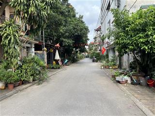 Cần bán gấp mảnh đất hai mặt thoáng tặng căn nhà 3 tầng cũ mặt ngõ 62 đường trâu qùy, gia lâm