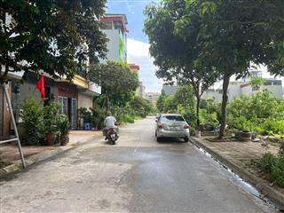 Chính chủ cần bán gấp lô góc 2 mặt thoáng View vườn hoa tại trung tâm khu TĐC Trâu Qùy, Gia Lâm 
