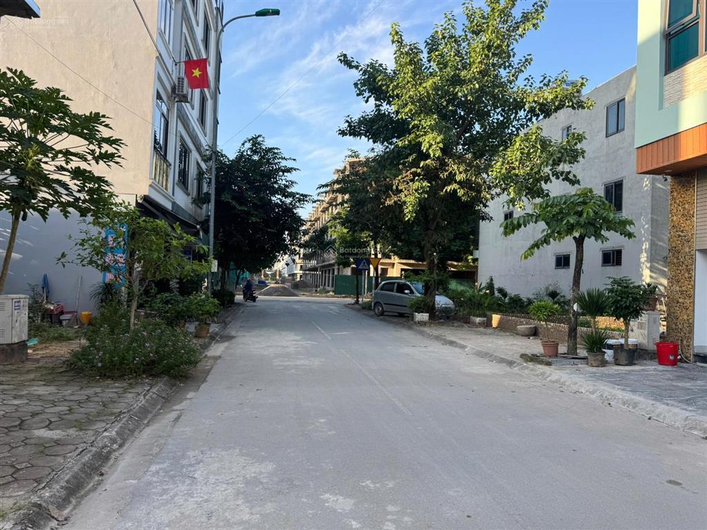 Cần bán gấp lô đất đẹp hướng đông nam tại trung tâm khu tái định cư trâu qùy, gia lâm