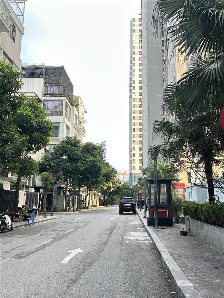 Hàng hiếm  tại lk 82 nguyễn tuân, thanh xuân, khu vip nhất nhì quận, thang máy, giá hợp lý