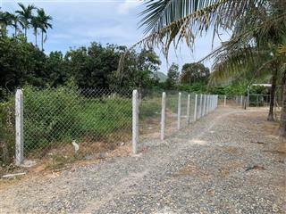 Cần bán lô góc 2 mặt tiền thôn hội xương 2, suối cát, cam lâm có 200 m2 đất ở.