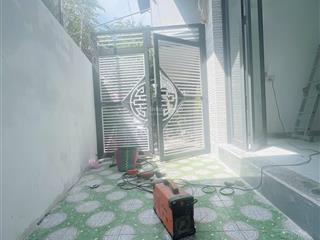 Bán nhà 02 tấm khu vip bến vân đồn quận 4 
