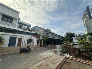 Đất kdc sầm uất, full thổ cư, sổ hồng, mt đường nhựa 8m  123m2=6x20,5m  giá 5,45 tỷ