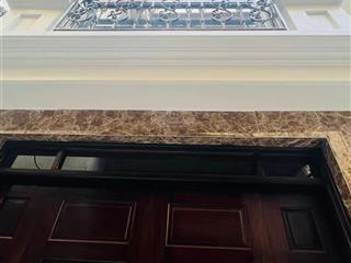 Hót  phố trung kính 35m2 x 6t thang máy  nhà mới  gần phố  giá 9 tỷ.