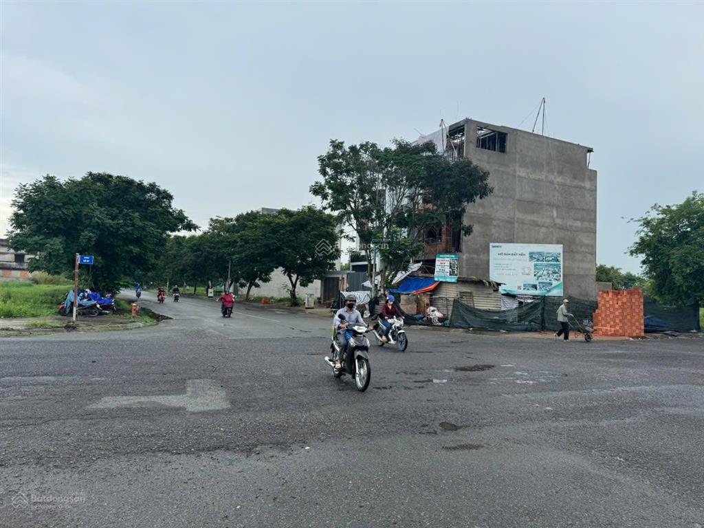 Bán gấp đất kdc an phú tây đường 20m dt 105m2 (5x21m). giá 5.3 tỷ  em hương