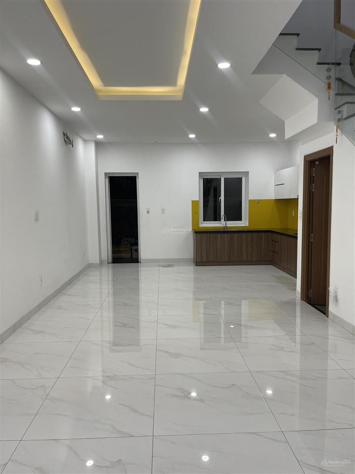 Nhà phố hoàn thiện có nội thất 3pn, giá 16tr/tháng.  0774 659 *** hương