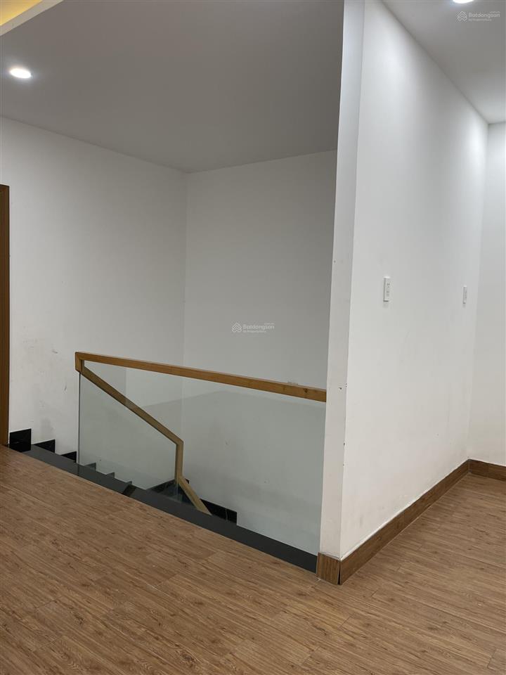 Nhà phố hoàn thiện có nội thất 3pn, giá 16tr/tháng.  0774 659 *** hương