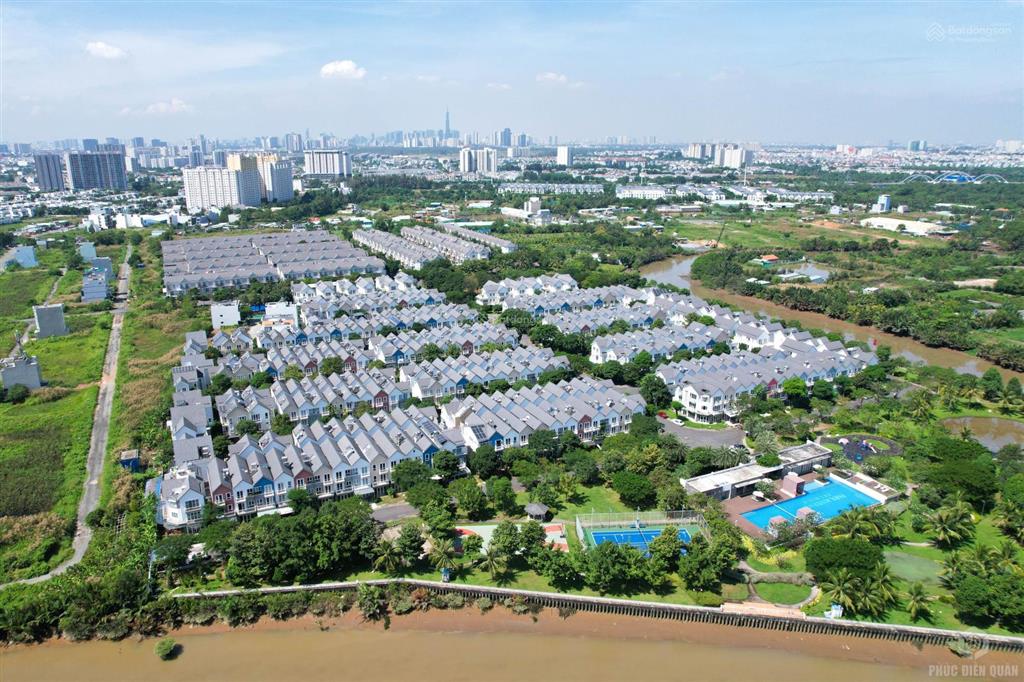 Shophouse dt 5x20.6m view sông view tiện ích giá 14tỷ thô 15 tỷ hương