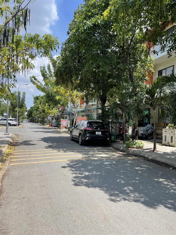 Shophouse river park cần bán 11 tỷ đã có sổ  em hương