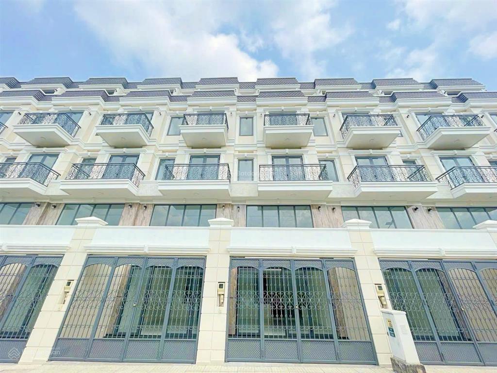 Bán nhà 3 tầng đường 7m gần sông sg liền kề vạn phúc city, cách ql13 200m, sổ riêng hoàn công