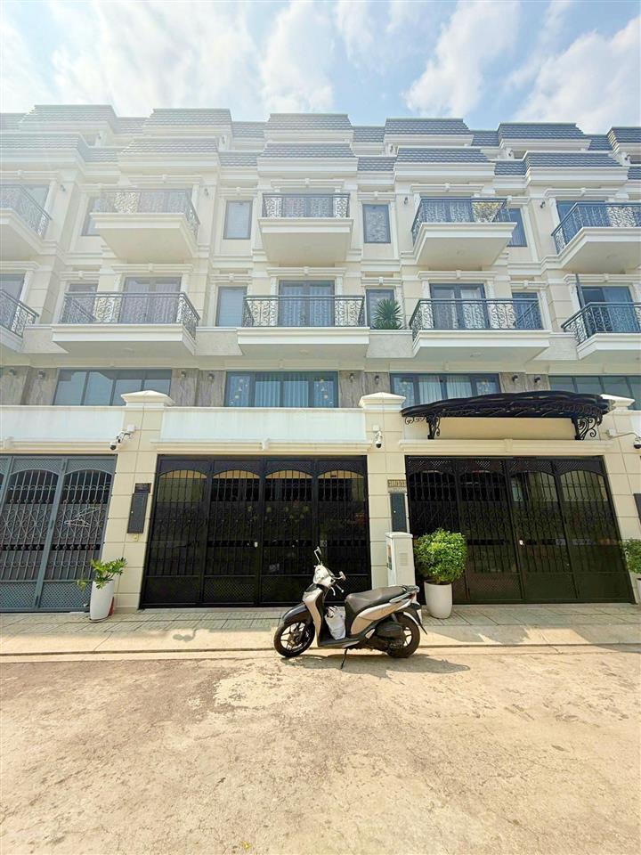 Bán nhà 3 tầng đường 7m gần sông sg liền kề vạn phúc city, cách ql13 200m, sổ riêng hoàn công