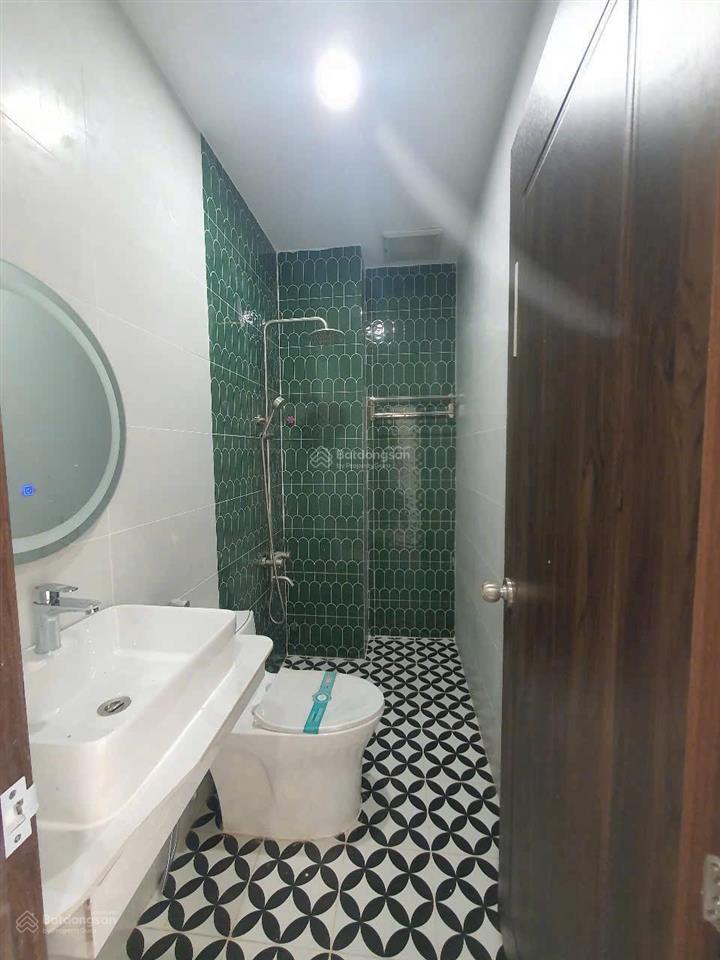 Nhà 3 tầng cách ql13 100m ngay cầu đúc nhỏ , khai thác 20tr/tháng