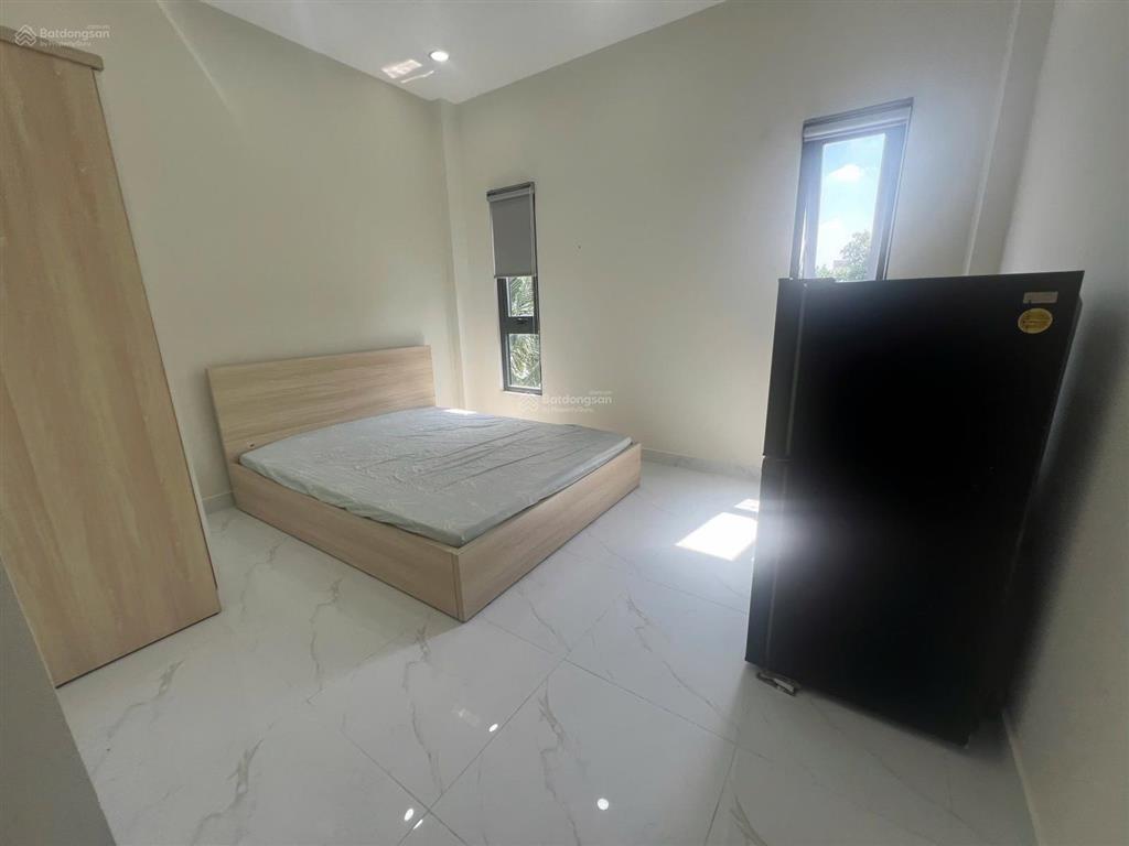 Nhà 3 tầng cách ql13 100m ngay cầu đúc nhỏ , khai thác 20tr/tháng