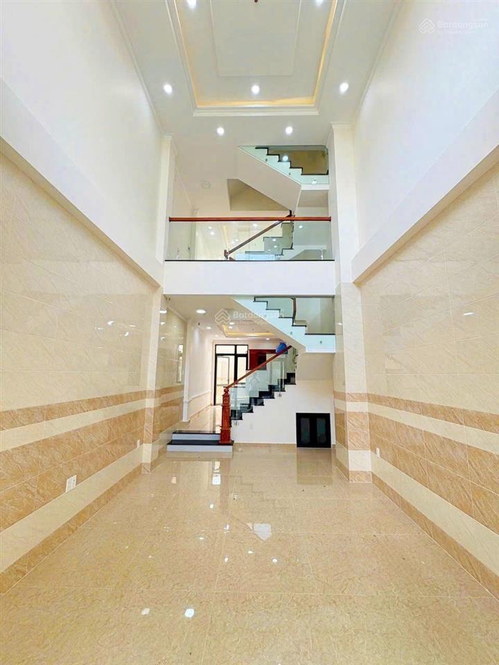 Nhà 3 tầng 60m2 hẻm 585 ql13  khu ven sông sg đẹp cách ql13 chỉ 100m, shr