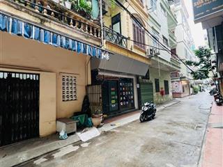 Cần bán căn nhà phân lô phố trần quốc hoàn  ôtô kinh doanh 30m2 x 5 tầng  mt 5,5m